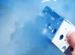  镀件下槽前为什么要进行弱腐蚀